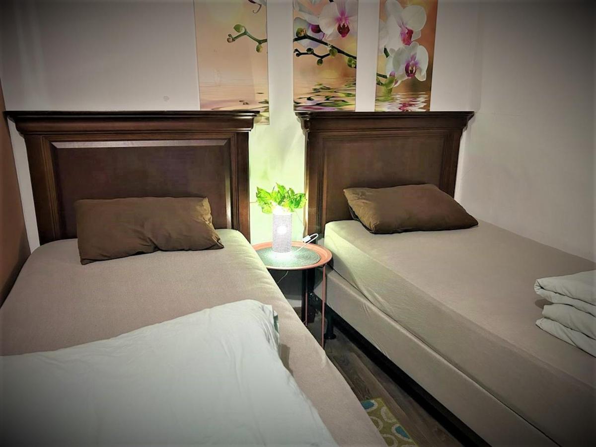 Bern Hostel Chişinǎu Buitenkant foto