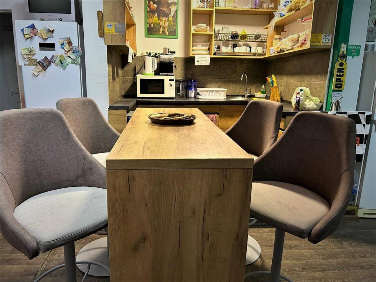 Bern Hostel Chişinǎu Buitenkant foto