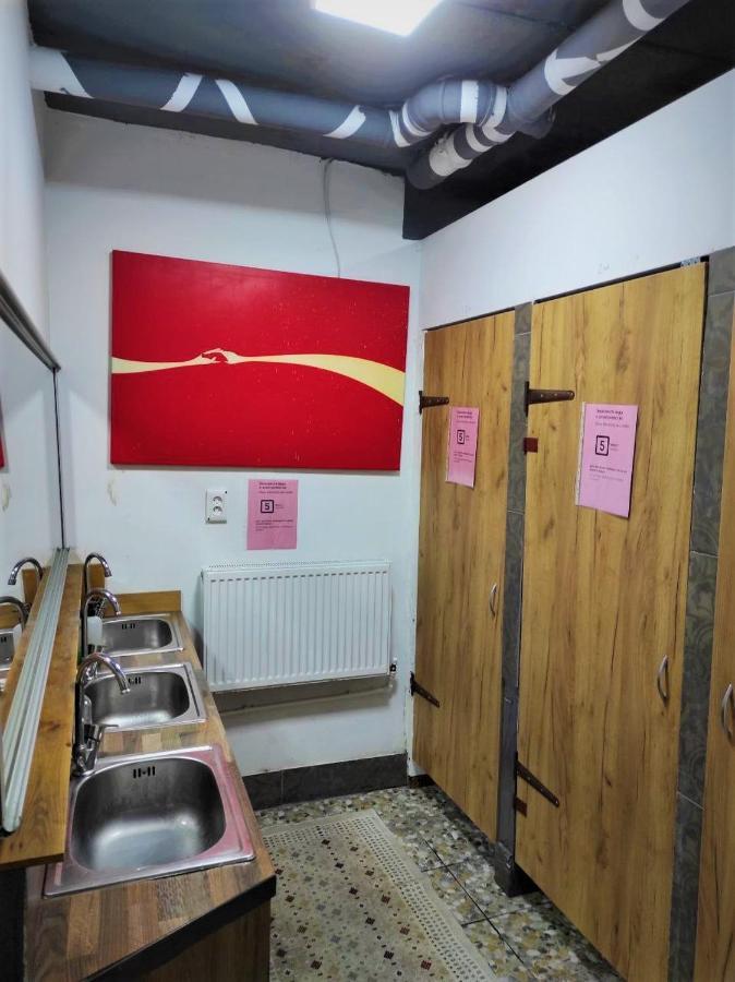 Bern Hostel Chişinǎu Buitenkant foto